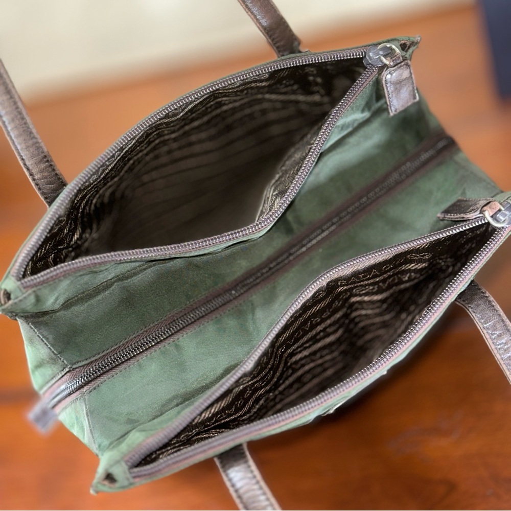 AUTHENTIC Prada bag. Army green. - Picture 6 of 16